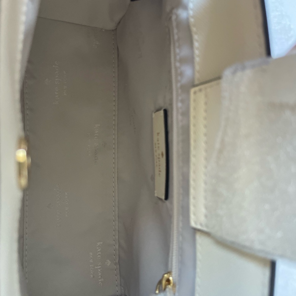 Kate Spade White and Red Heart Wristlet - Picture 9 of 10